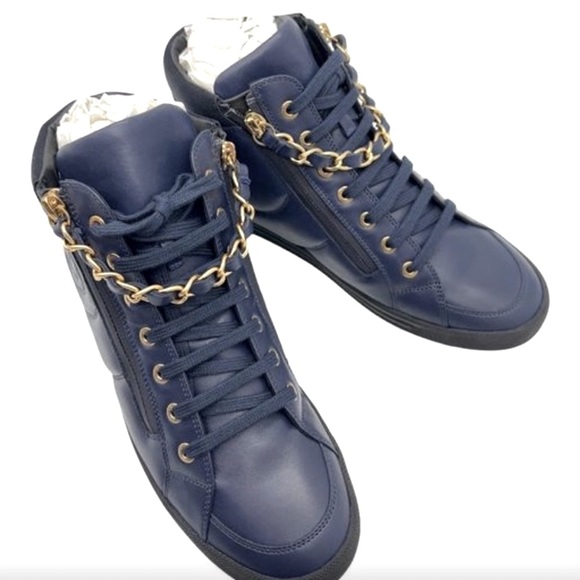 CHANEL Weekender Blue Leather High Top Large CC Logo with signature Chai… - Picture 1 of 12